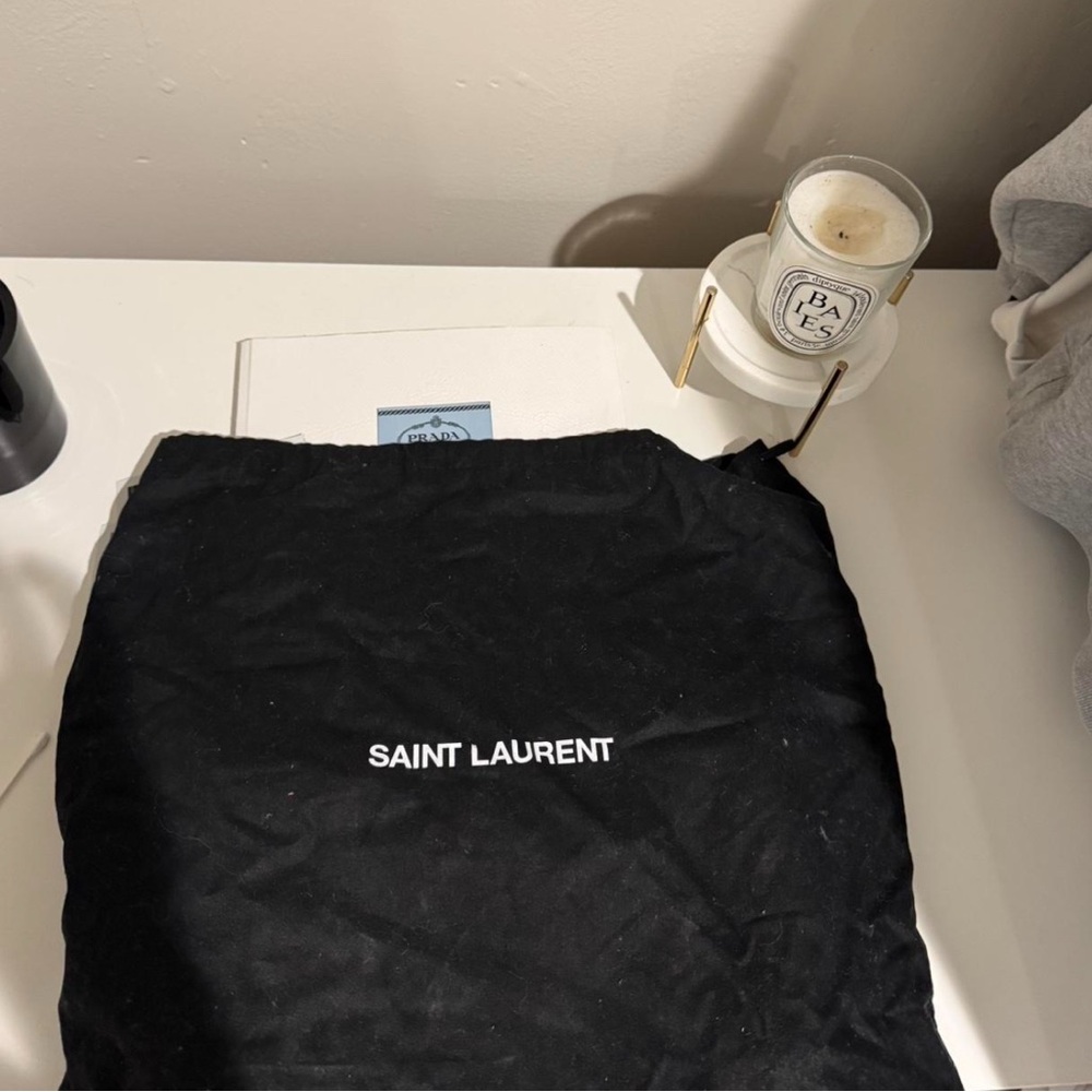 Saint Laurent Black Leather Shoulder Bag with Gold Details - Picture 3 of 4